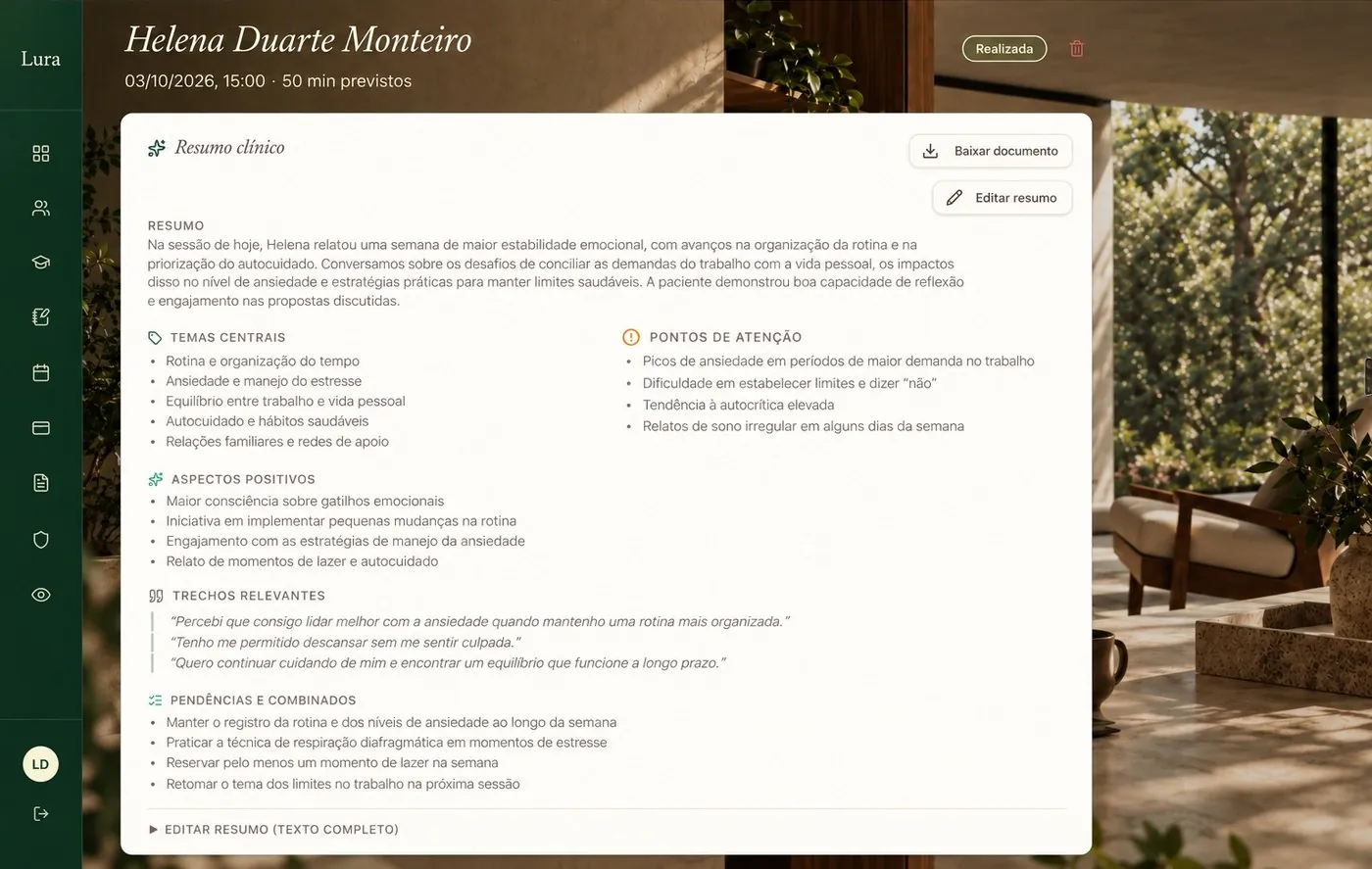 Tela de resumo clínico da Lura: resumo da sessão, temas centrais, pontos de atenção, trechos relevantes e combinados, com opção de editar.
